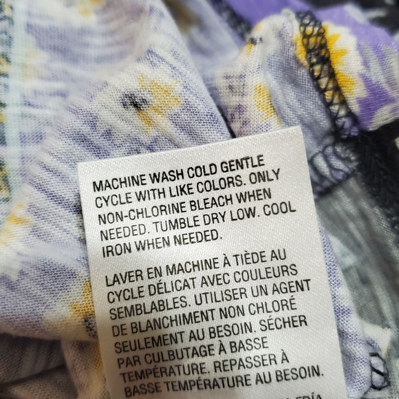 Style & Co. 1X Plus Floral Split Neck Casual Top - Picture 7 of 7